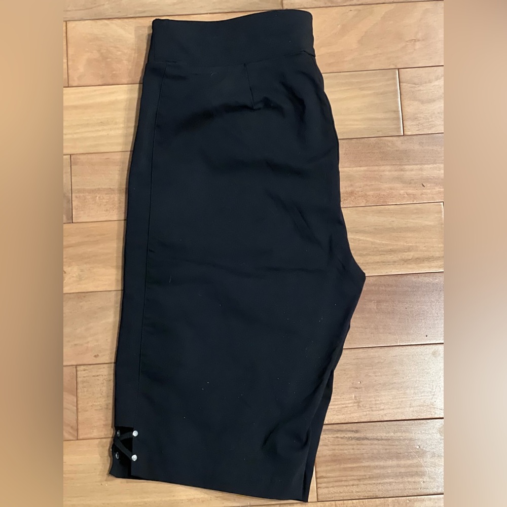 Avenue Rivet Shorts - Picture 3 of 6